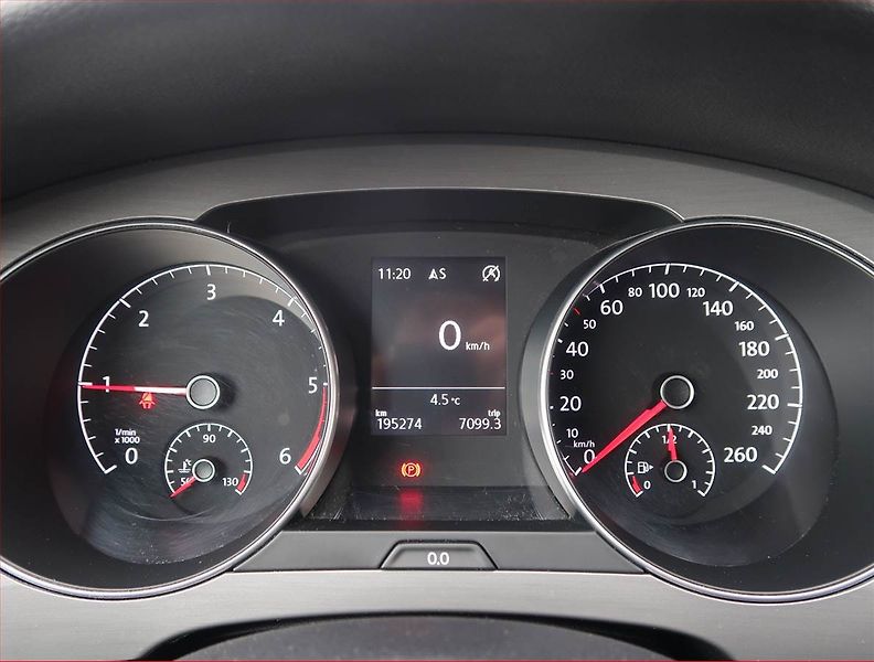 Volkswagen Golf Sportsvan (2014) 1.6 TDI, Navi, Park. senzory - fotka 11 z 16