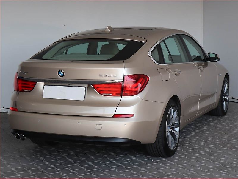 BMW Řada 5 (2010) 530d GT, Automat, Kůže, Navi - fotka 5 z 26