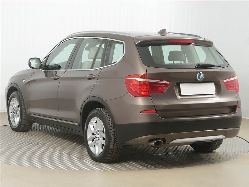 BMW X3 (2014) xDrive20d, 4X4, Automat, Navi - fotka 4 z 16