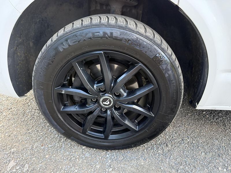 Volkswagen Caravelle 2.0 TDI 4x4 LONG 9 MIST - fotka 18 z 19