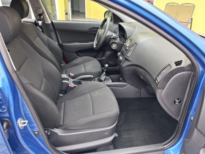 Hyundai i30 (2009) 1,4i  LPG  KLIMA  2x KOLA  - fotka 19 z 33