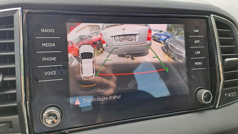 Škoda Karoq 1.6TDi Elegance NAVI - fotka 29 z 29