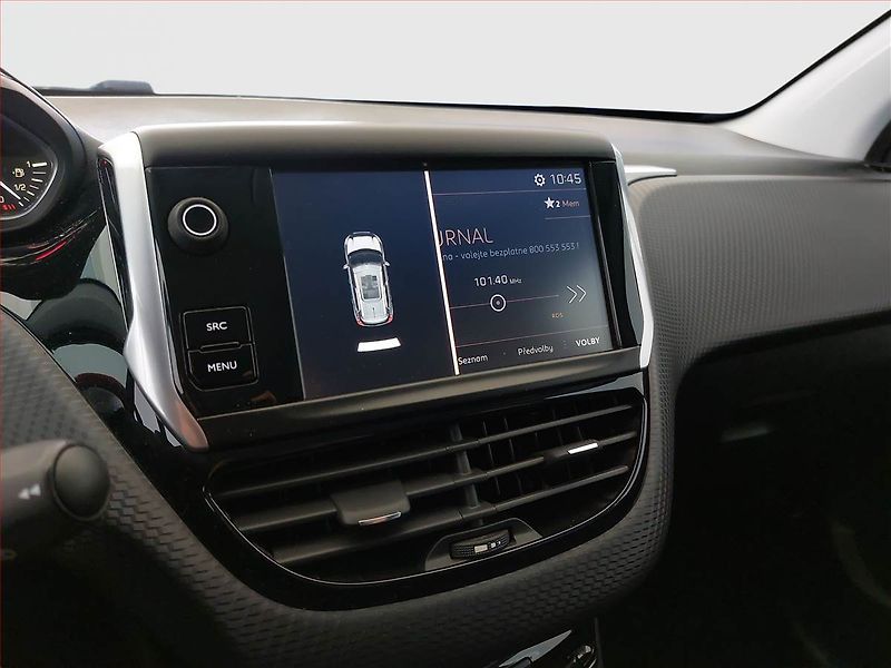 Peugeot 2008 (2018) 1.2 PureTech, Automat - fotka 13 z 14