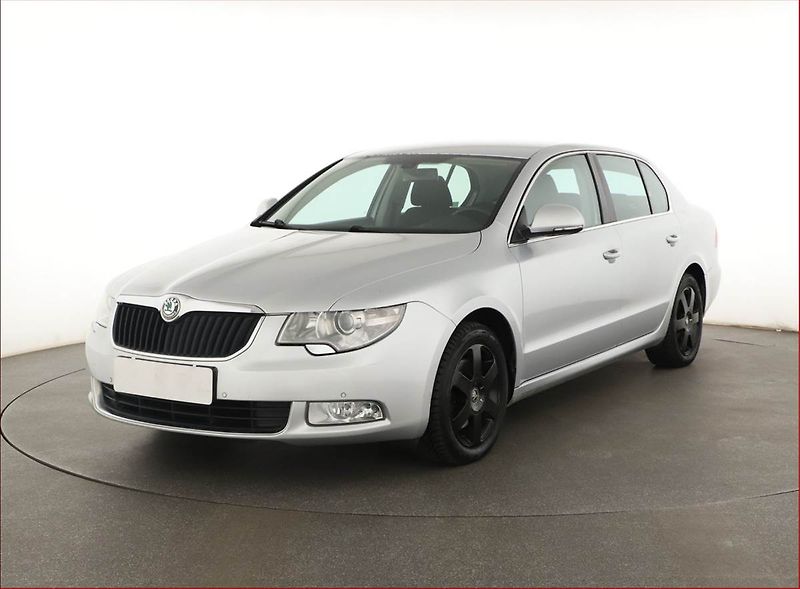 Škoda Superb (2010) 2.0 TDI, 4X4, nová STK - fotka 2 z 13
