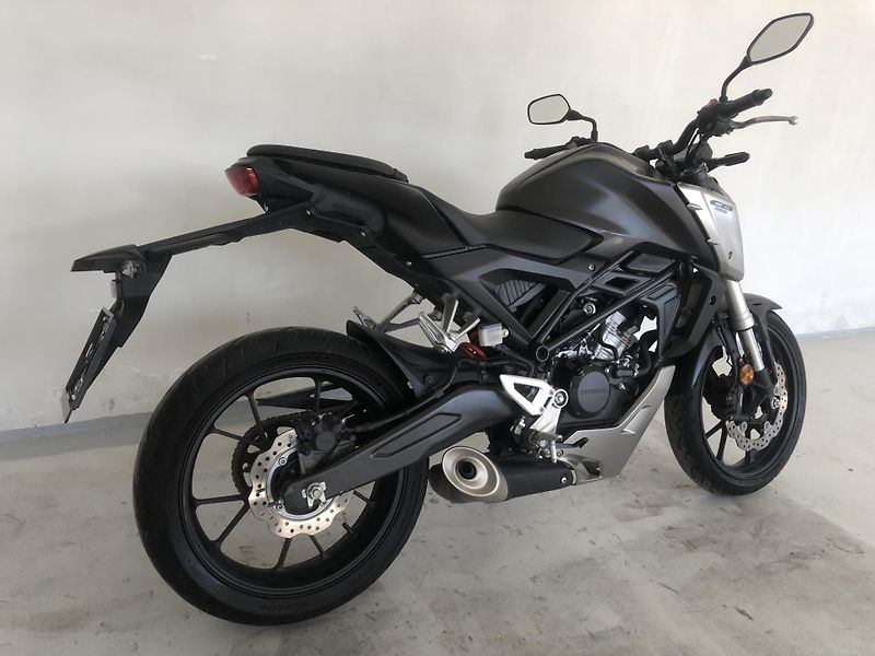 Honda CB 125 R Neo Sports Café ABS - fotka 3 z 17