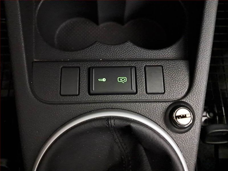 Škoda Fabia (2008) 1.4 16V - fotka 13 z 16