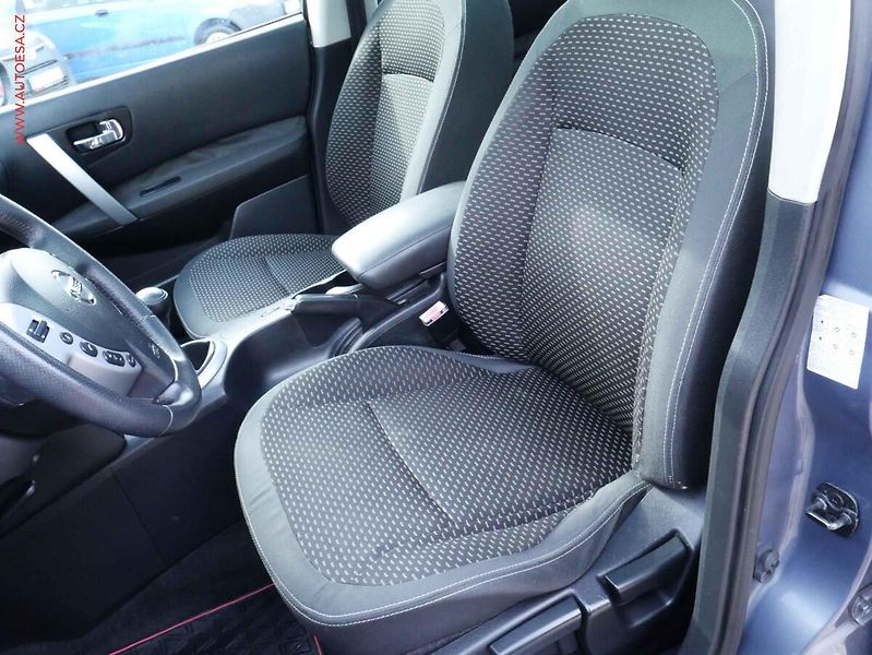 Nissan Qashqai (2008) 1.6 16V, AC, TZ, park.čidla - fotka 9 z 15
