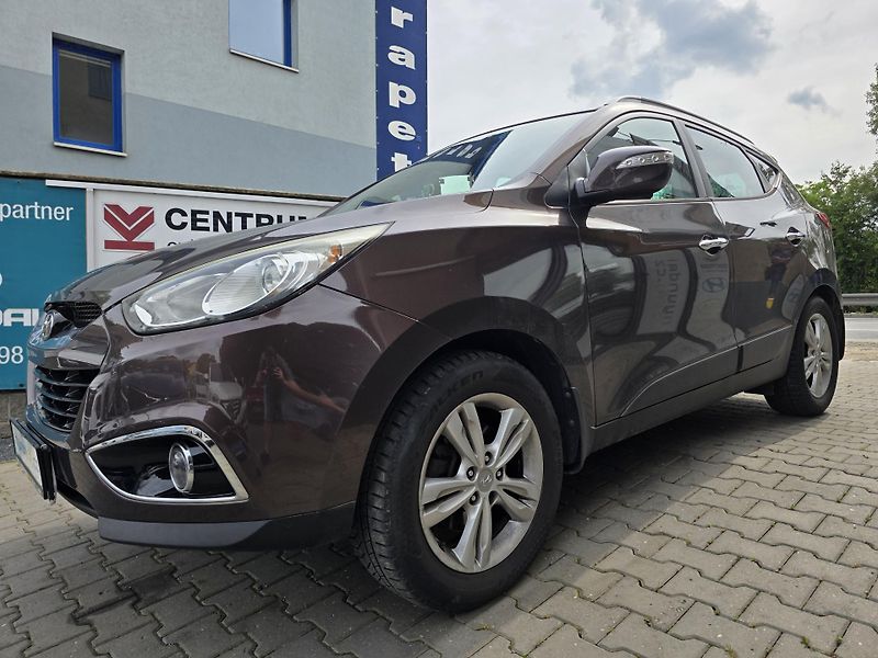 Hyundai ix35 2.0-4x4-TAŽNÉ 2t-POLOKŮŽE - fotka 5 z 17