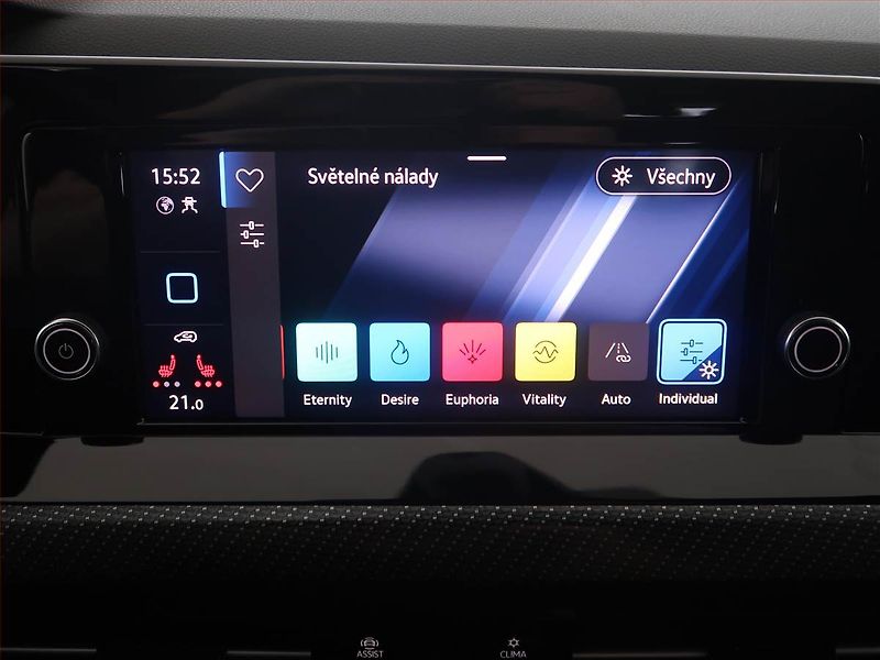Volkswagen Golf (2023) R-Line 2.0 TDI, Automat - fotka 25 z 28