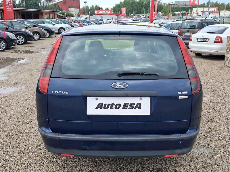 Ford Focus (2006) 1.6 TDCI, AC - fotka 5 z 16