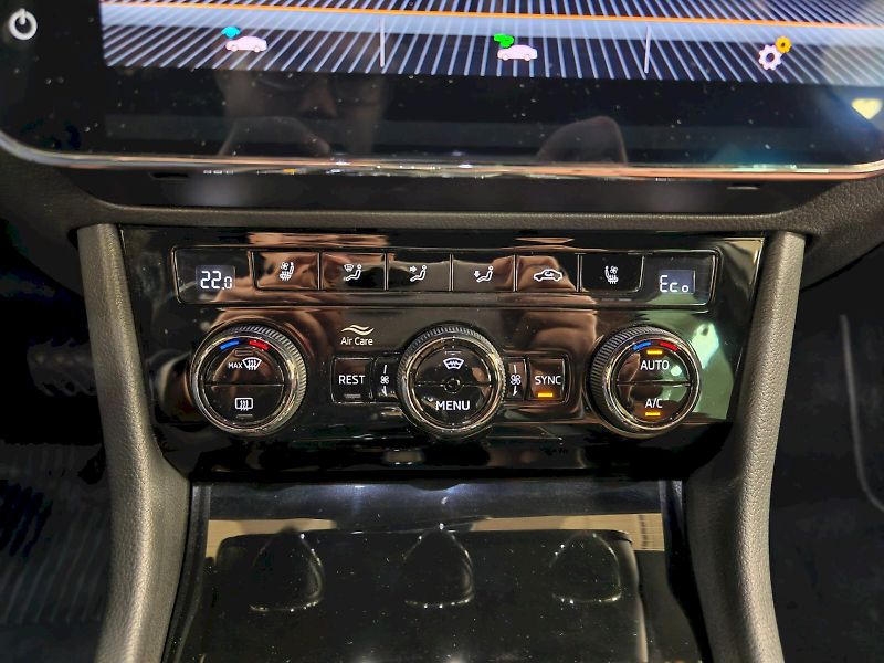 Škoda Superb (2024) iV 1.4 TSI 160 kW DSG L&K - fotka 18 z 31