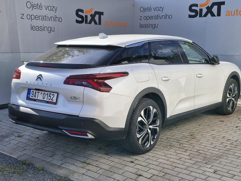 Citroën C5 X 1.6 PureTech 180k SHINE - fotka 4 z 10