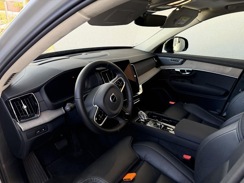 Volvo XC90 (2025) Ultra T8 AWD ULTRA DARK - fotka 6 z 8