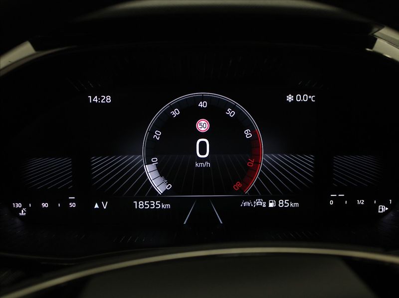 Škoda Fabia 1,0 TSi 85kW Selection 5L.Zár - fotka 22 z 22