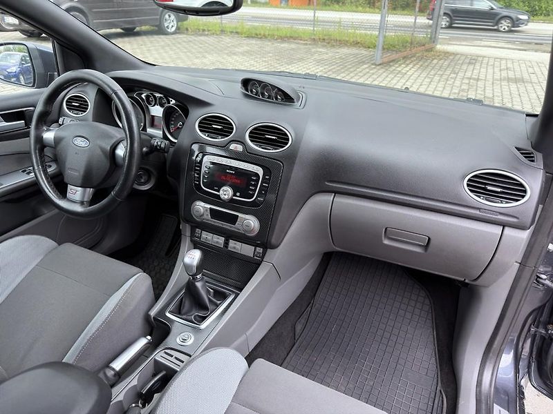 Ford Focus ST 2.5i 166 kW - fotka 11 z 20