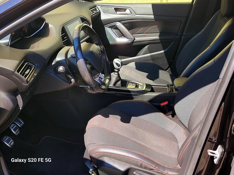 Peugeot 308 eHDi GT Line*SERV.KNIHA ROZVOD - fotka 27 z 45