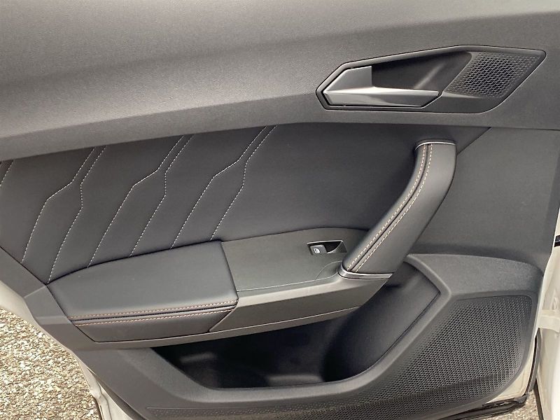 Cupra Formentor (2024) 2.0 TSI DSG 4Drive - fotka 39 z 46