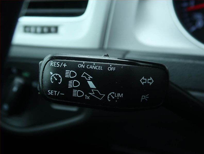 Volkswagen Golf (2014) 1.2 TSI, Serv.kniha, Tempomat - fotka 15 z 16