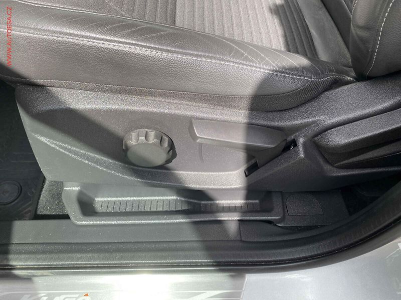 Ford Kuga (2017) 2.0TDCi 4x4, ČR, Titanium, AT - fotka 14 z 18