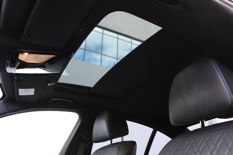 BMW Řada 5 540i xDrive - fotka 22 z 28