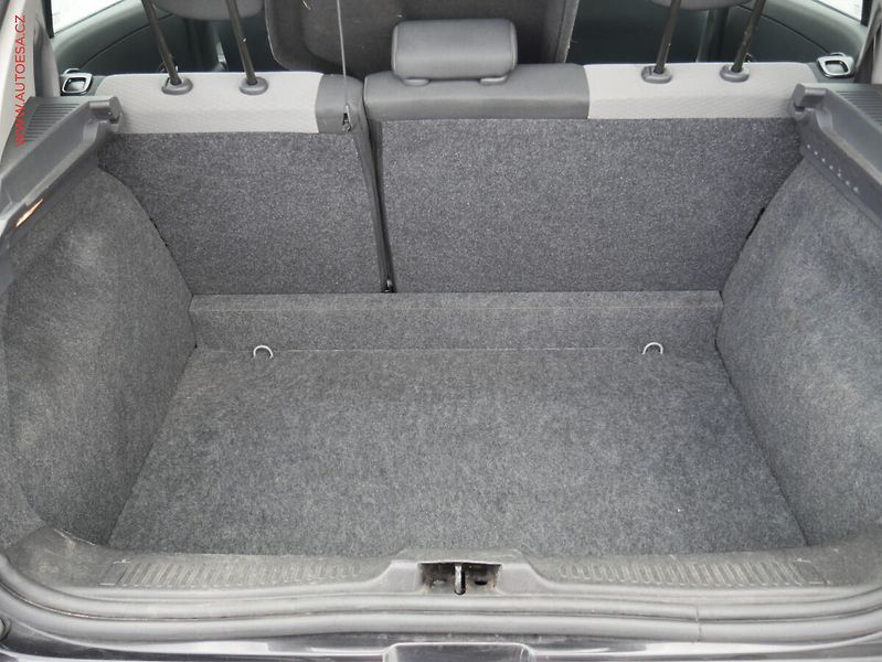 Renault Clio (2011) 1.2i, AC, temp - fotka 7 z 18