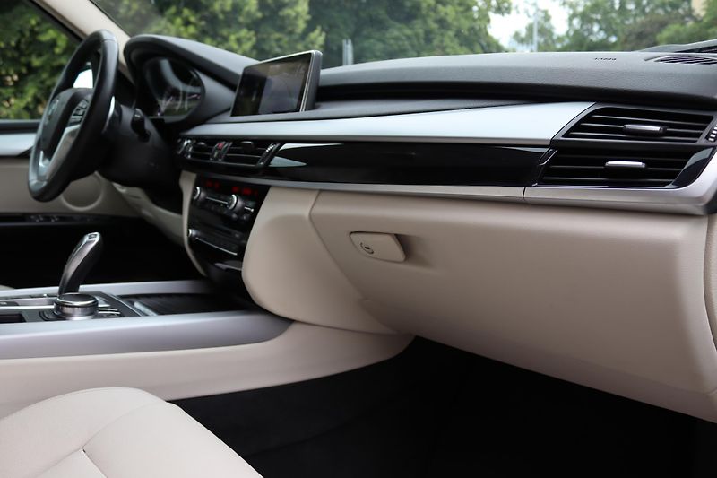 BMW X5 XDRIVE 40e F15 230kW DPH - fotka 41 z 48
