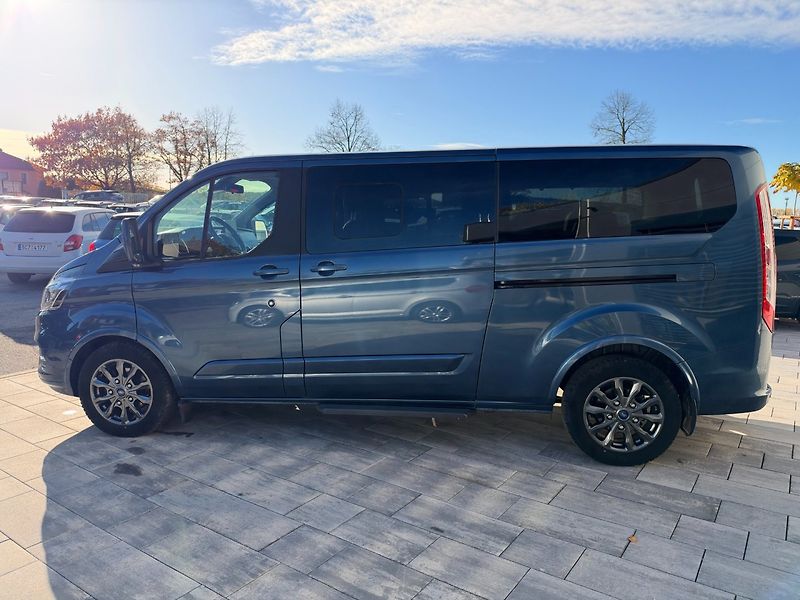 Ford Tourneo Custom (2022) Titanium 2.0TDCi 96kW L2 - fotka 8 z 35