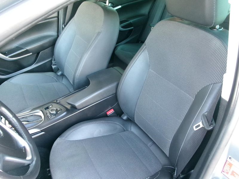 Opel Insignia (2012) 2,0CDTi AC NAVI TEMP AUT - fotka 10 z 28