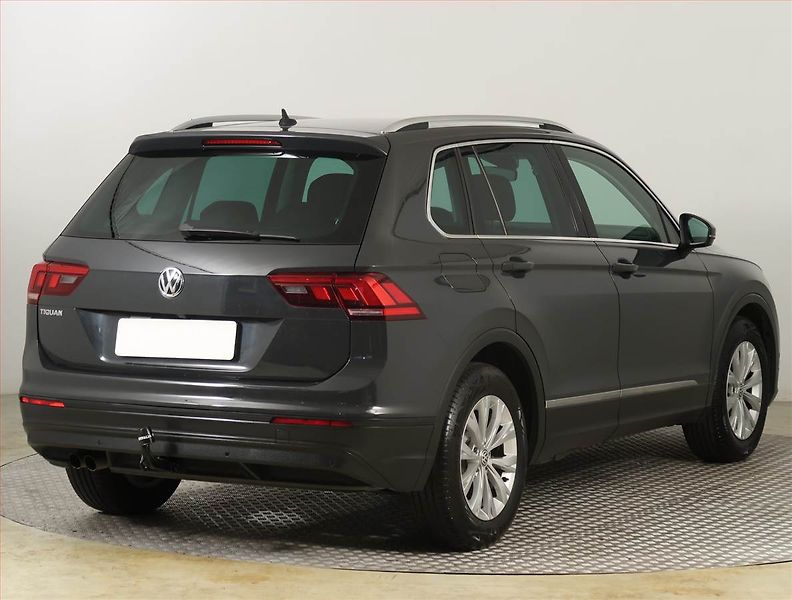 Volkswagen Tiguan (2018) 1.4 TSI - fotka 5 z 22