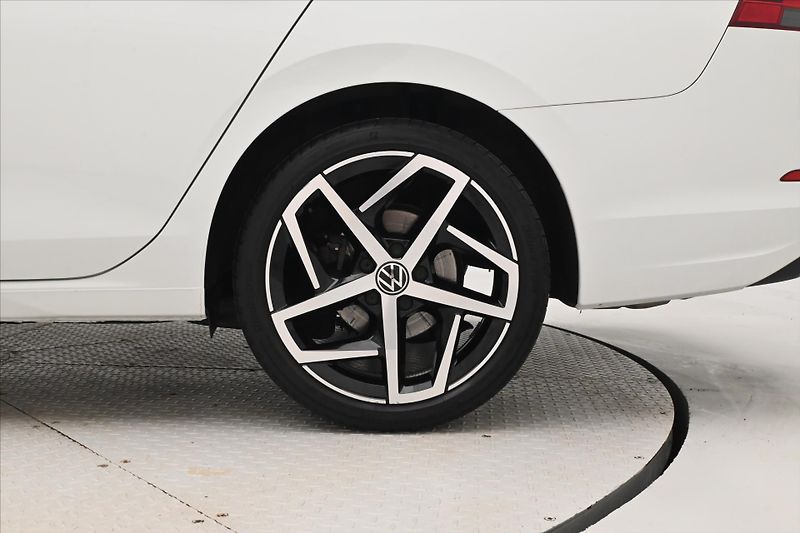 Volkswagen Golf 2,0 TDI 110 kW Life Záruka až - fotka 30 z 30