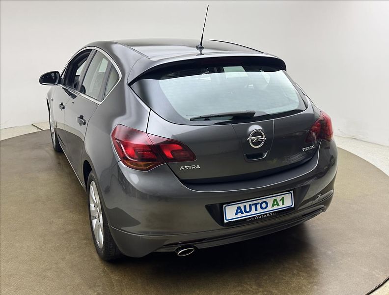 Opel Astra 1,4 103kW 2X KOLA AC 1.MAJ ČR - fotka 6 z 37