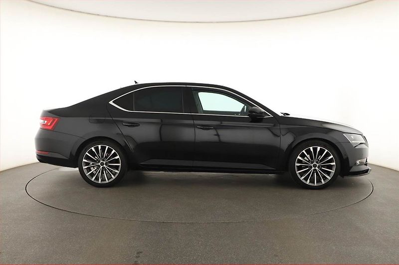 Škoda Superb (2015) Laurin&Klement 2.0 TDI - fotka 6 z 19