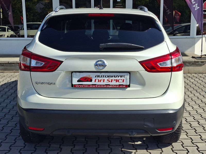 Nissan Qashqai (2017) 1.5dCi 81kW 6MAN -VÝBAVA! - fotka 7 z 42
