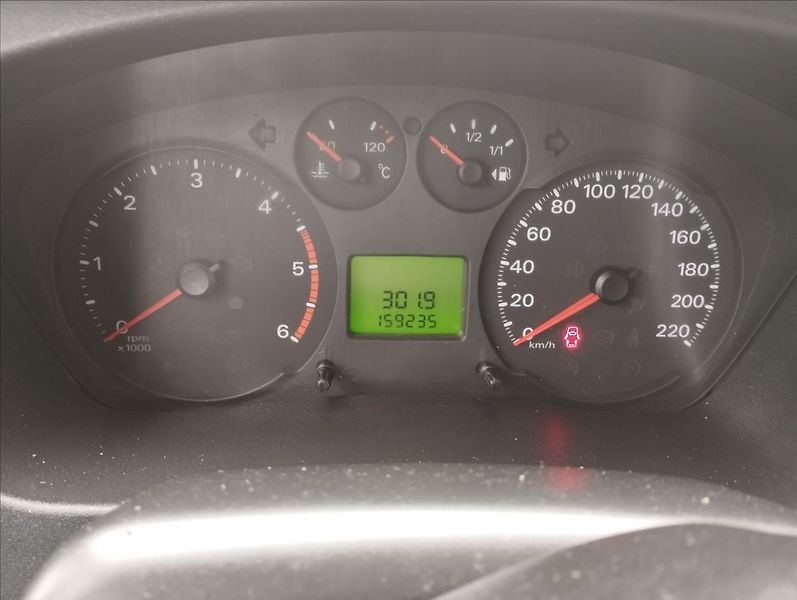 Ford Transit 2,2 TDCi 9/Míst 6 Rychlostí - fotka 12 z 16