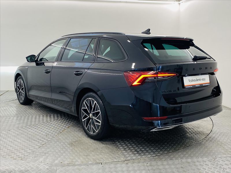 Škoda Octavia 2,0 TDI 110kW DSG SportLine - fotka 24 z 27