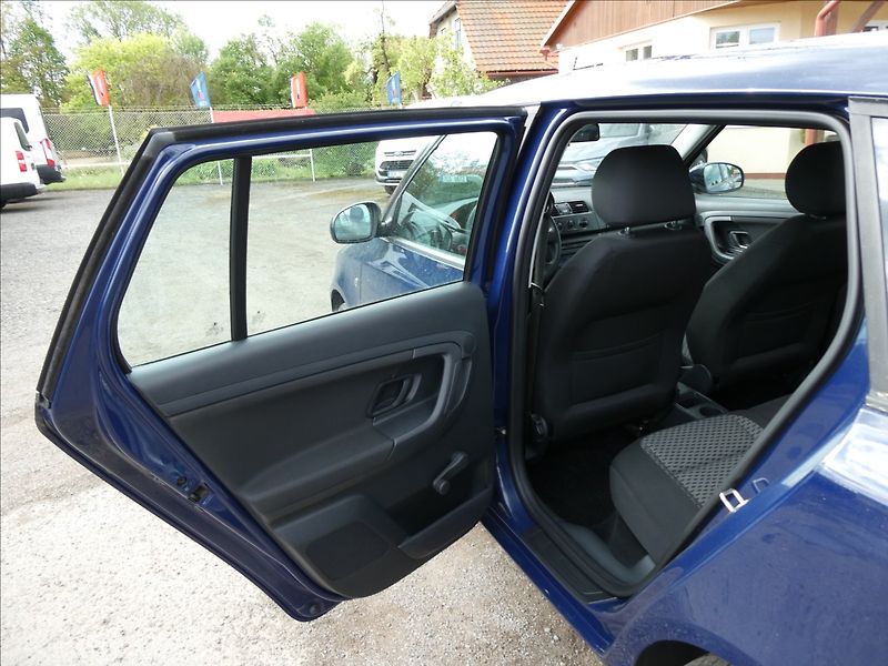 Škoda Fabia 1,2 TSi 63kW 2x kola, klima - fotka 12 z 38