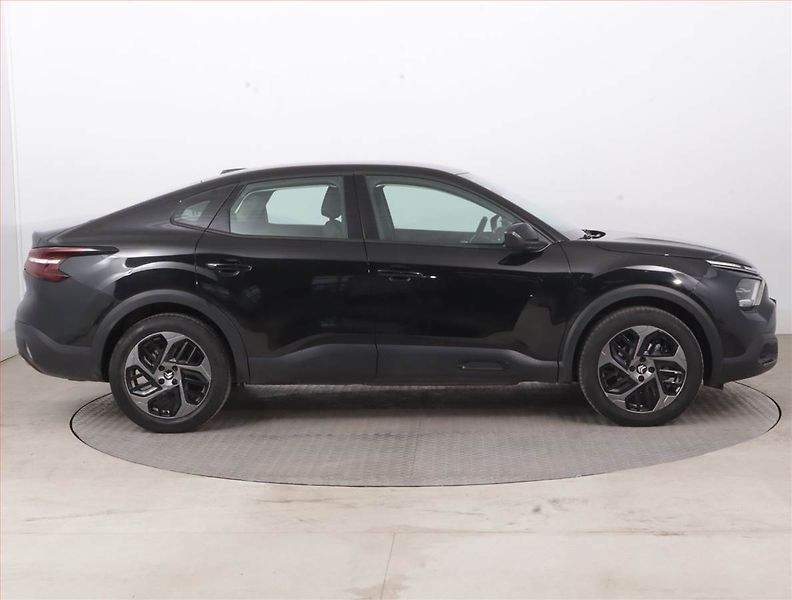 Citroën C4 X (2023) 1.2 PureTech - fotka 6 z 16