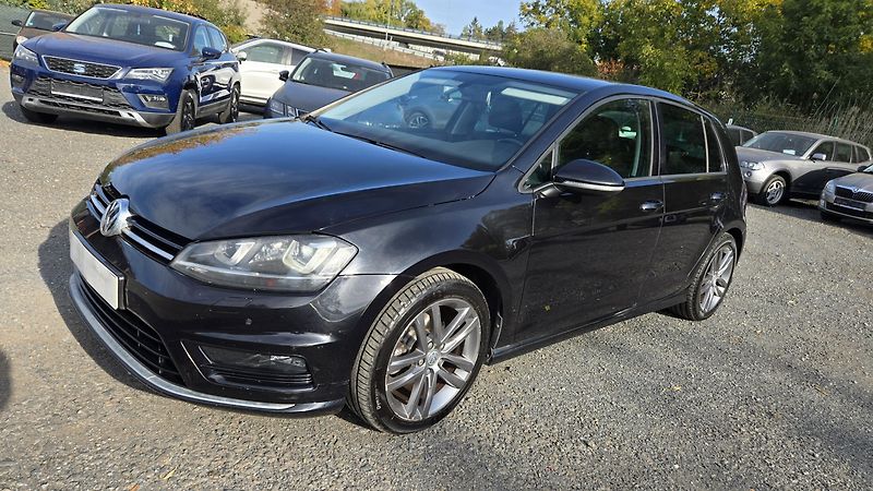 Volkswagen Golf 1.6TDI  DSG COMFORT 77KW - fotka 1 z 44