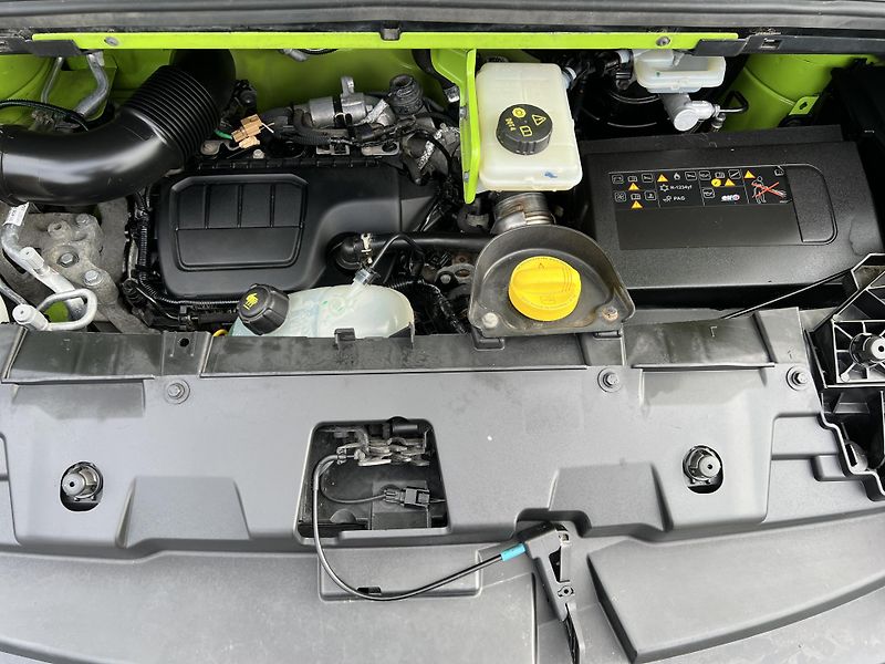 Renault Trafic 1.6DCi 107kw ČR 1.MAJ. odp.DPH - fotka 28 z 35