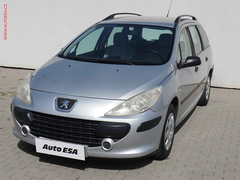 Peugeot 307 (2006) 1.6 HDI, AC, tažné - fotka 3 z 16