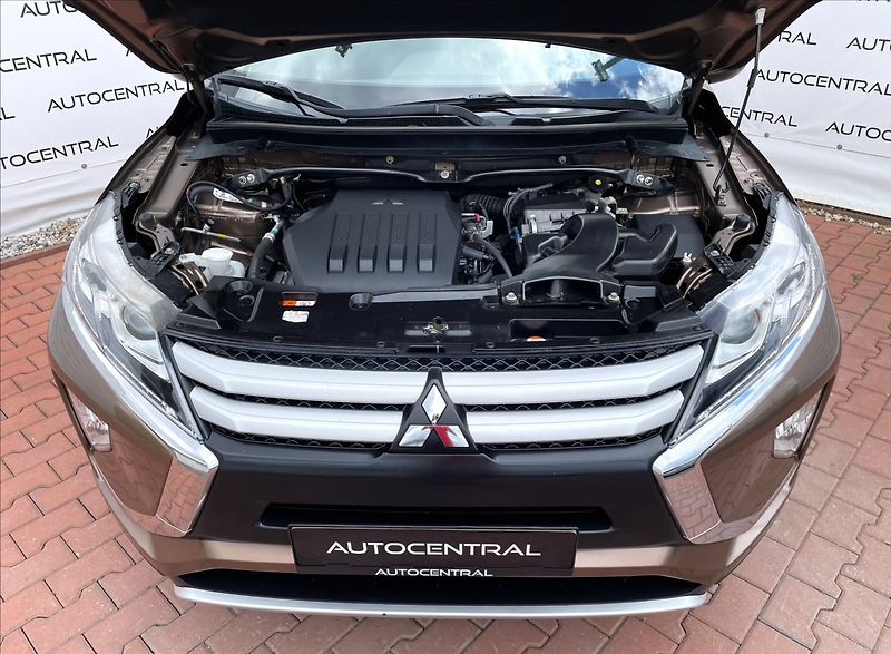 Mitsubishi Eclipse Cross 1,5 1.5T-MIVTEC,120kW,serv.kn. - fotka 8 z 23