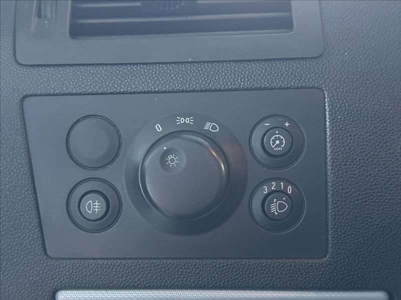 Opel Zafira 1,6   77kW,SERVISKA,7 MÍST - fotka 11 z 20