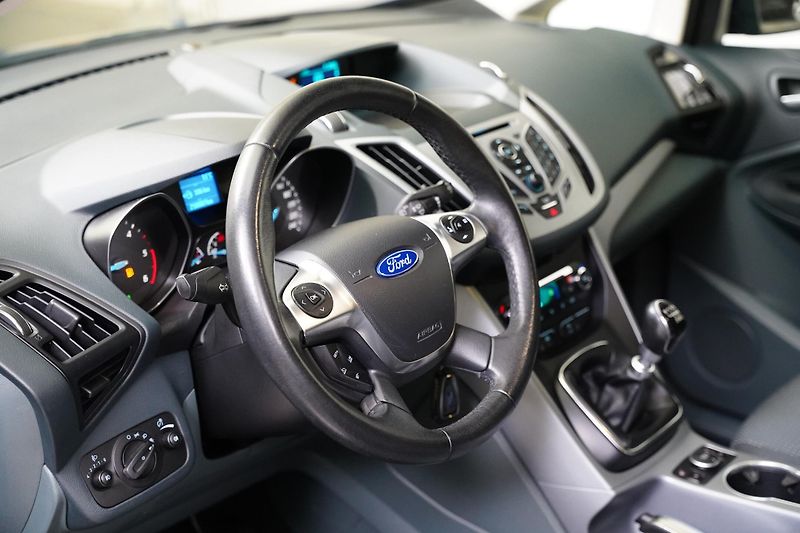 Ford Grand C-MAX - fotka 14 z 23