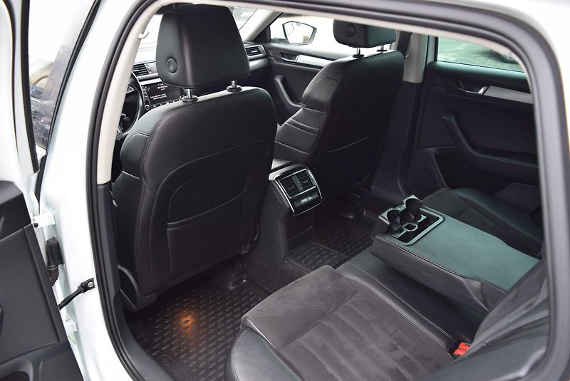 Škoda Superb (2016) 2.0TDI 140kw 4x4 DSG STYLE NAV - fotka 18 z 50