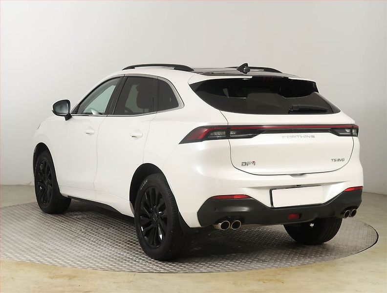 Dongfeng T5 EVO (2024) Luxury 1.5 Turbo - fotka 4 z 27