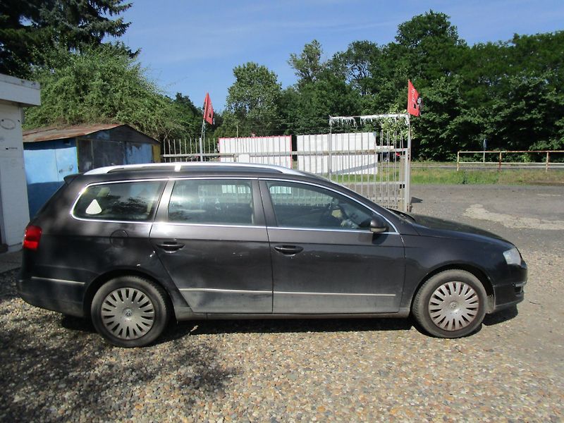 Volkswagen Passat 2,0TDi-125KW - fotka 5 z 15