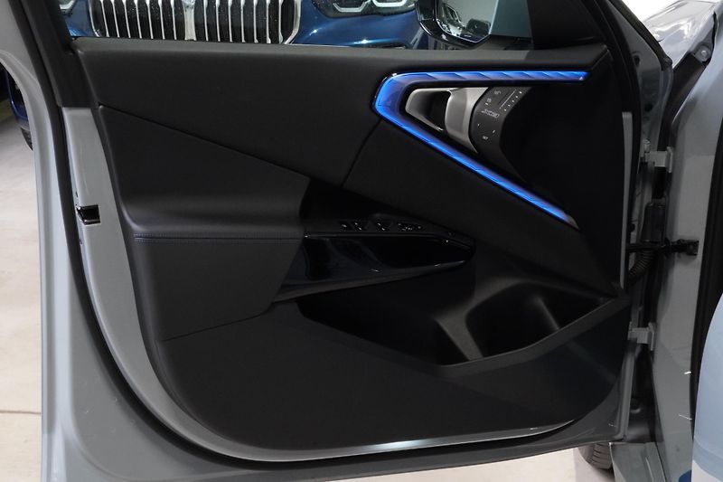 BMW X3 Xdrive20d,M-paket,ČR,HUD,Tažné - fotka 19 z 37