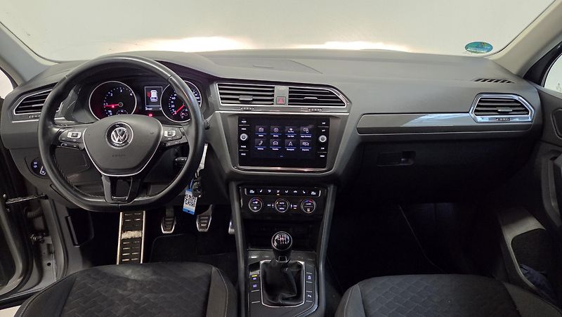 Volkswagen Tiguan - fotka 6 z 6