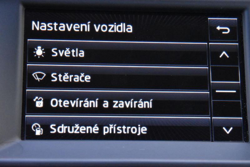 Škoda Fabia 1.0 TSi 6st 81 kW STYLE,DKLIMA - fotka 32 z 55