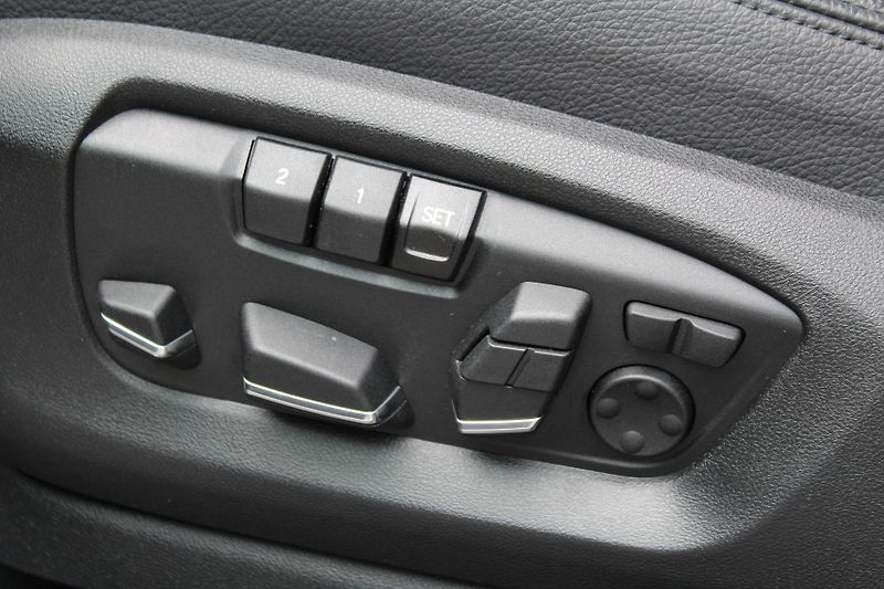BMW X6 xDrive40d - fotka 19 z 25
